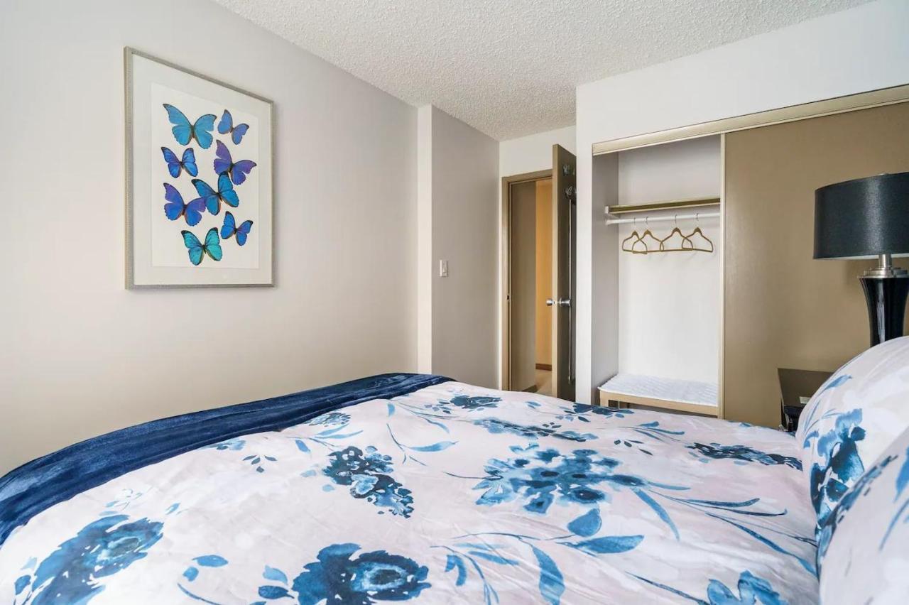Entire Condo Downtown, Walk To Bmo & Stampede, Parking, 1,5 Hrs To Banff YYC المظهر الخارجي الصورة