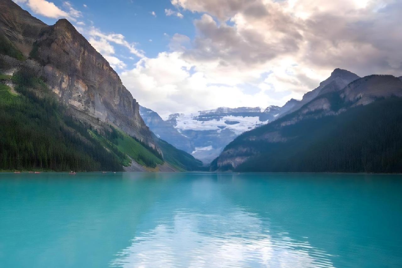 Entire Condo Downtown, Walk To Bmo & Stampede, Parking, 1,5 Hrs To Banff YYC المظهر الخارجي الصورة